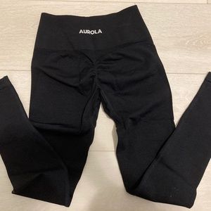 Aurola seamless scrunch leggings In Black